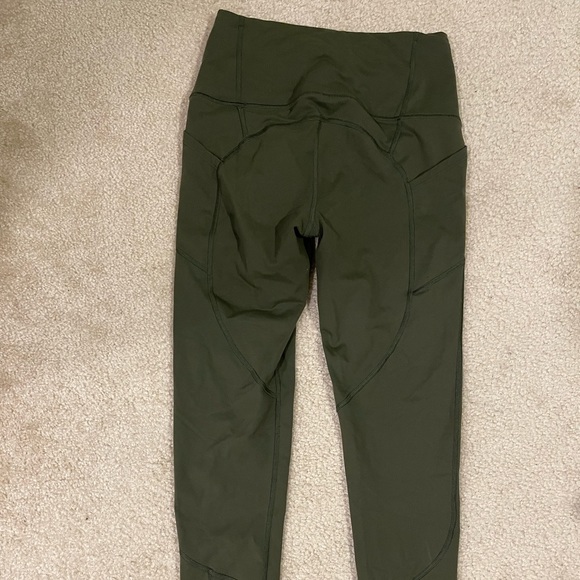 Hunter green Victoria’s Secret leggings with pockets - Picture 3 of 4